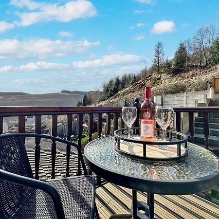 3 Bed Home In Tonypandy With Balcony View Room Llwynypia Экстерьер фото